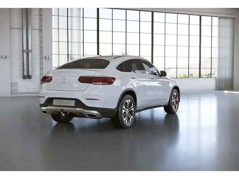 Gebraucht Mercedes GLC300e 211 PS (155 kW) 2022 Weiss unilack polarweiss Coupé
