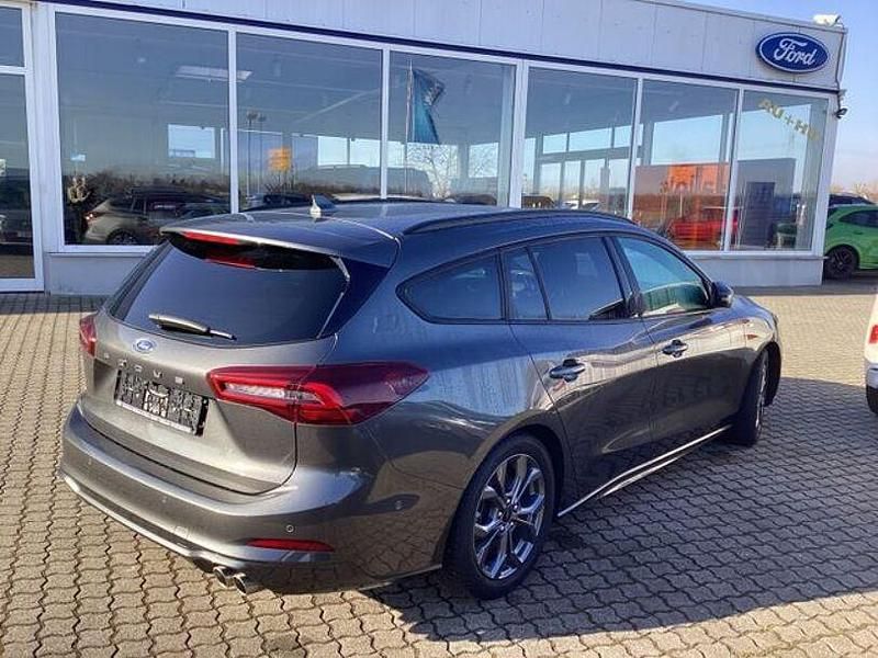 Gebraucht Ford Focus ST-Line X 155 PS (114 kW) 2024 Grau Limousine