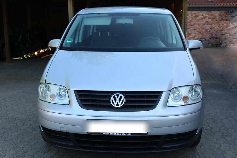 Silber Gebraucht 2005 VW Touran Van / Kleinbus | 4.200 € (Teuer) - Bild 1/4