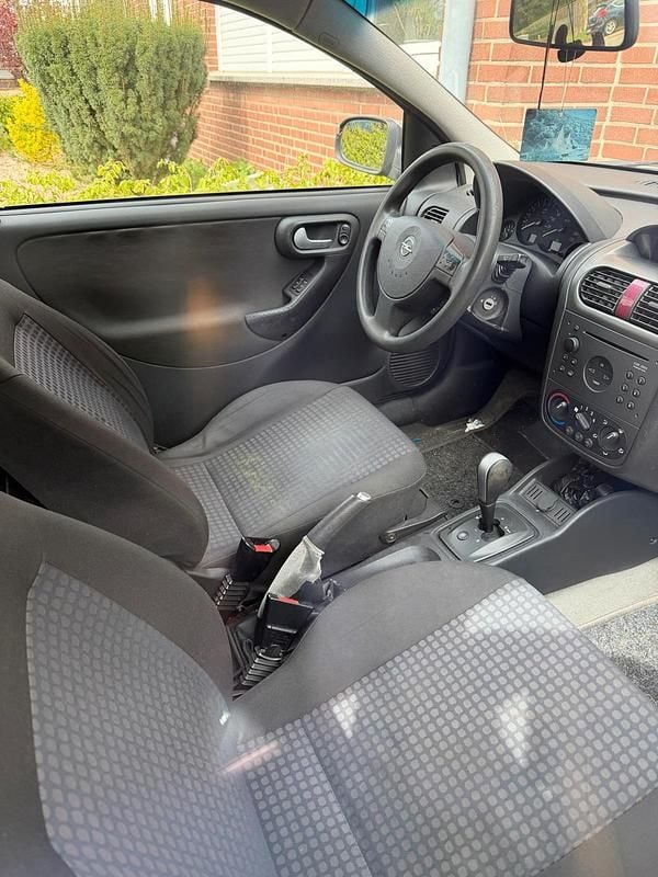 Usata Opel Corsa 90 CV (66 kW) 2004 Grigio Utilitaria