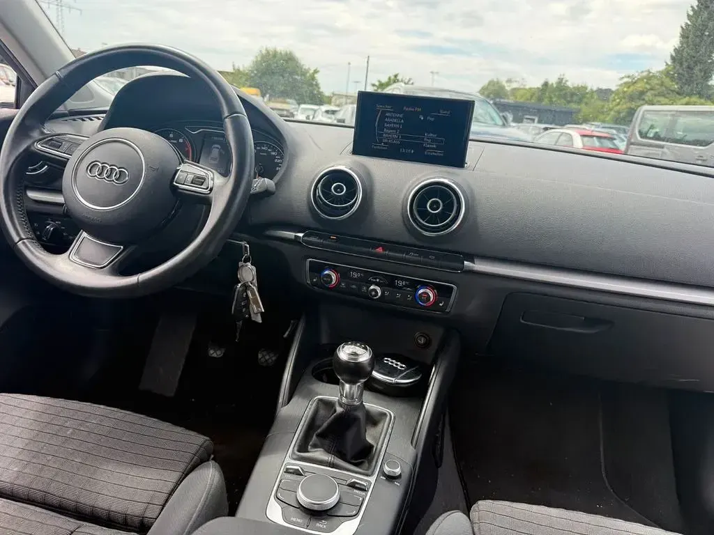 Gebraucht Audi A3 Ambition 122 PS (89 kW) 2013 Blau Limousine