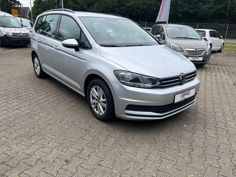 Gebraucht VW Touran Comfortline 150 PS (110 kW) 2020 Silber Van / Kleinbus