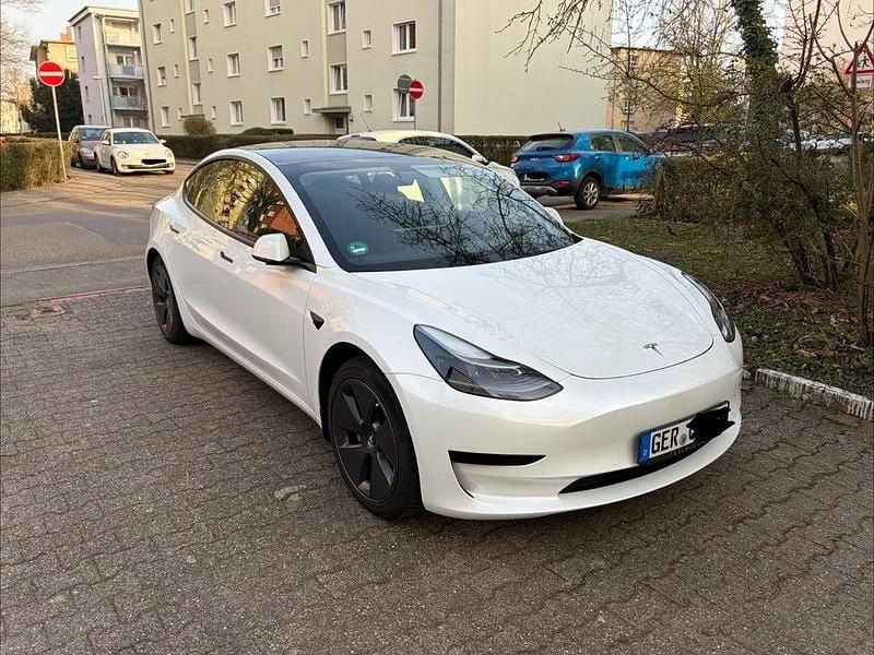 Gebraucht Tesla Model 3 Standard Range Plus 225 kW (306 PS) 2021 Weiß Limousine