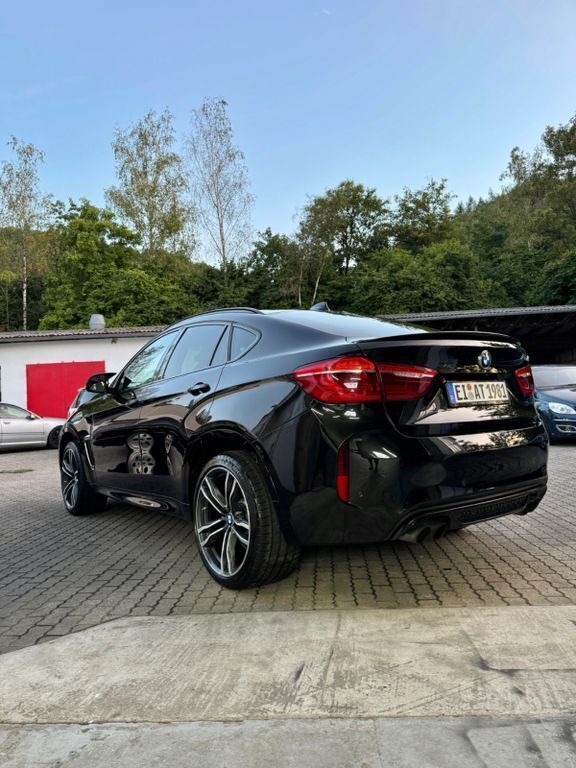 Schwarz Gebraucht 2018 BMW X6 M Performance SUV | 47.800 € (Fairer Preis) - Bild 1/4