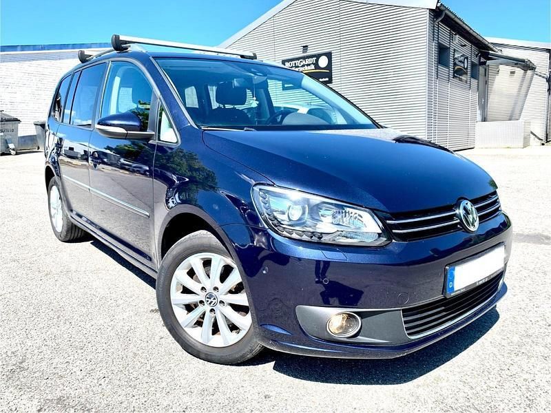 Blau Gebraucht 2013 VW Touran Van / Kleinbus | 5.999 € (Guter Preis) - Bild 1/4