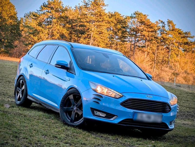 Gebraucht Ford Focus 125 PS (91 kW) 2016 Blau Kombi