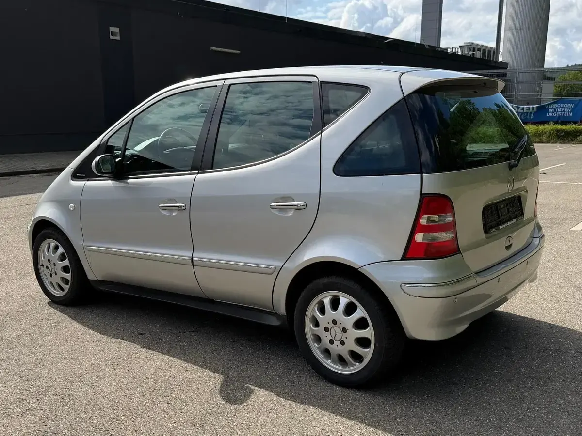 Gebraucht Mercedes A160 102 PS (75 kW) 2001 Silber Limousine
