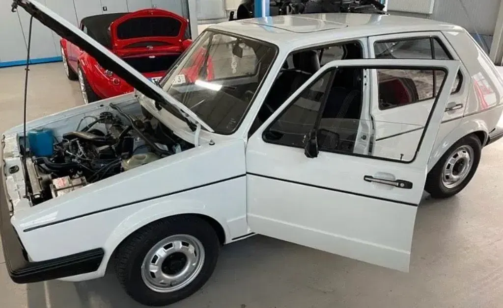 Second-hand VW Golf I 73 CP (53 kW) 1982 Alb Hatchback