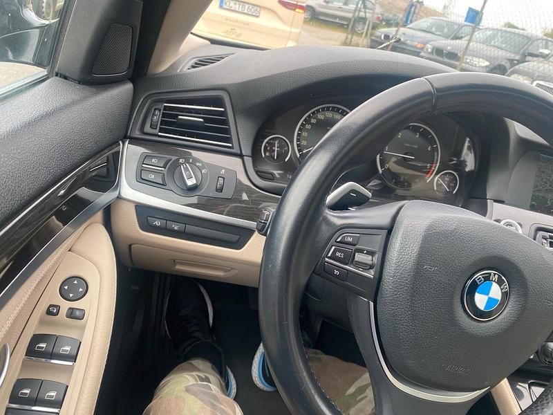 Gebraucht BMW 520 184 PS (135 kW) 2011 Grau Kombi