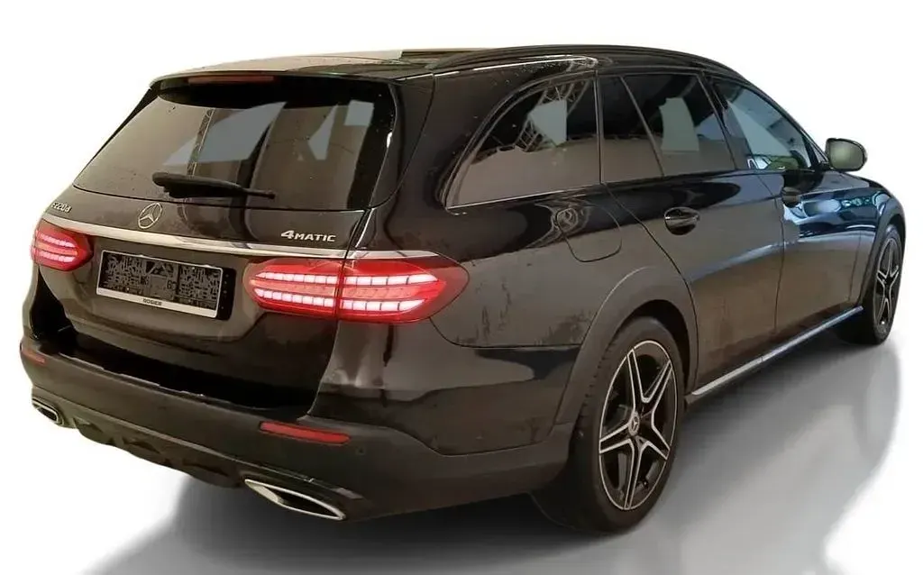 Gebraucht Mercedes E220 All-Terrain Night 194 PS (142 kW) 2021 Obsidianschwarz Kombi