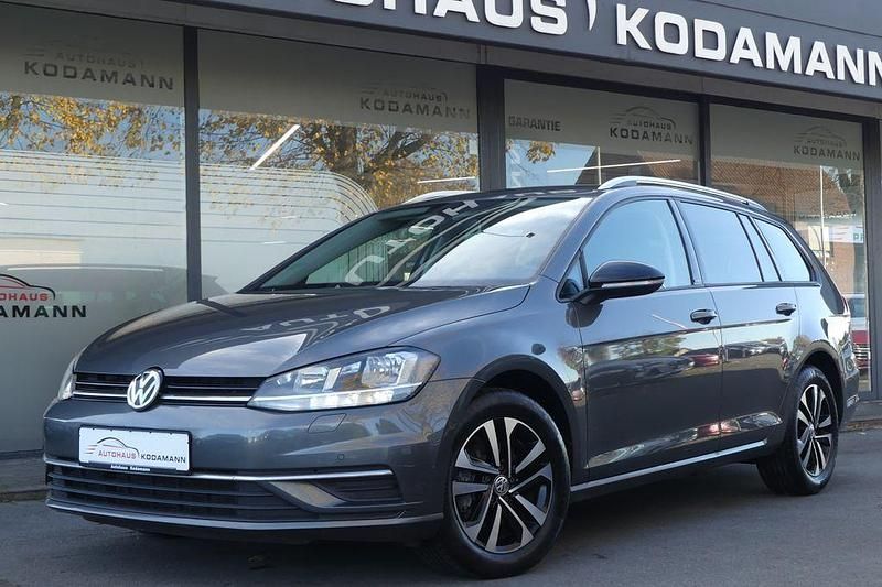 Grau Gebraucht 2019 VW Golf VII IQ Drive Limousine | 14.770 € (Fairer Preis) - Bild 1/4