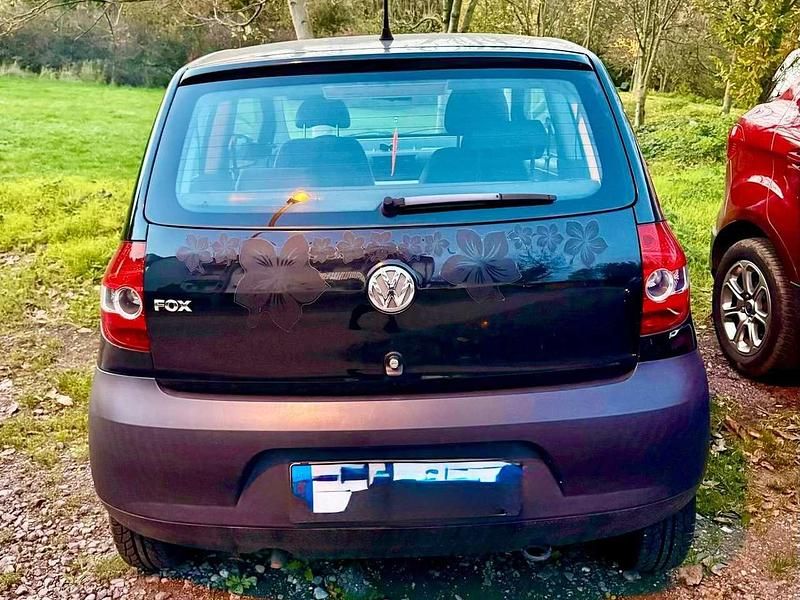 Gebraucht VW Fox 54 PS (39 kW) 2007 Schwarz Kleinwagen