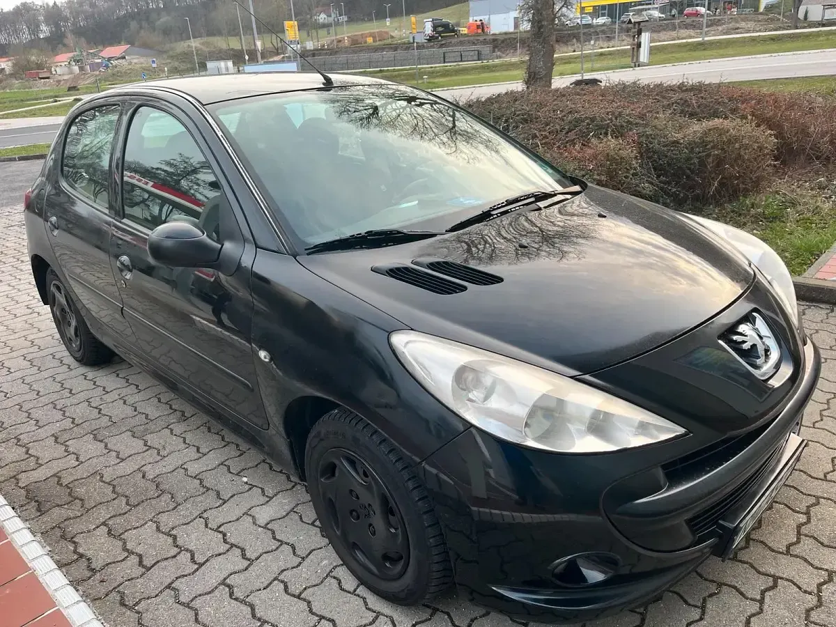 Used Peugeot 206+ 75 HP (55 kW) 2010 Black Hatchback