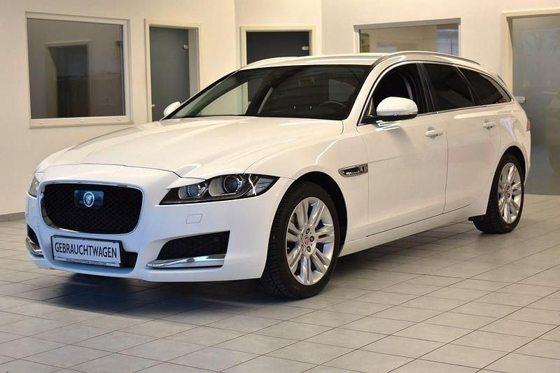 Gebraucht Jaguar XF Prestige 179 PS (131 kW) 2018 Weiß Limousine