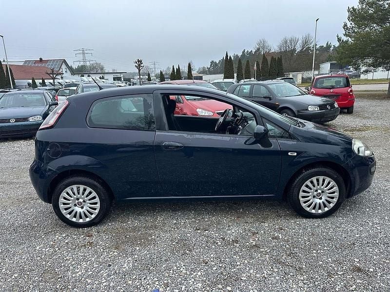 Gebraucht Fiat Punto Pop 69 PS (50 kW) 2011 Blau Kleinwagen