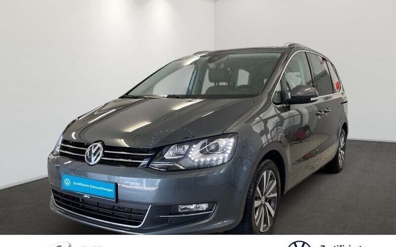 Grau Gebraucht 2020 VW Sharan Highline Van / Kleinbus | 30.798 € (Fairer Preis) - Bild 1/4