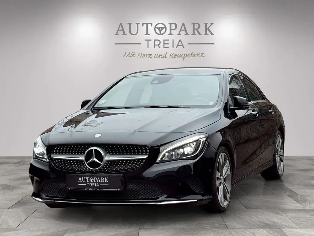 Gebraucht Mercedes CLA220 Urban 177 PS (130 kW) 2016 Nachtschwarz Limousine