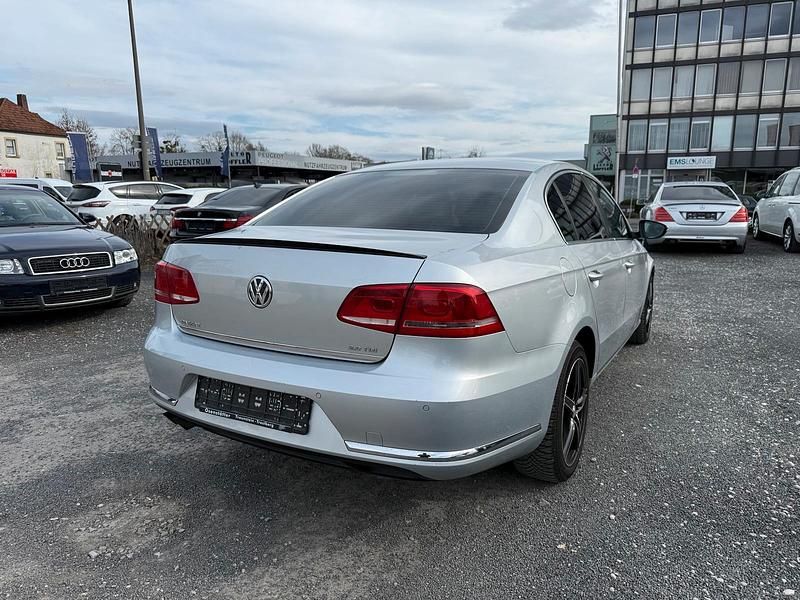 Gebraucht VW Passat 140 PS (102 kW) 2011 Silber Limousine