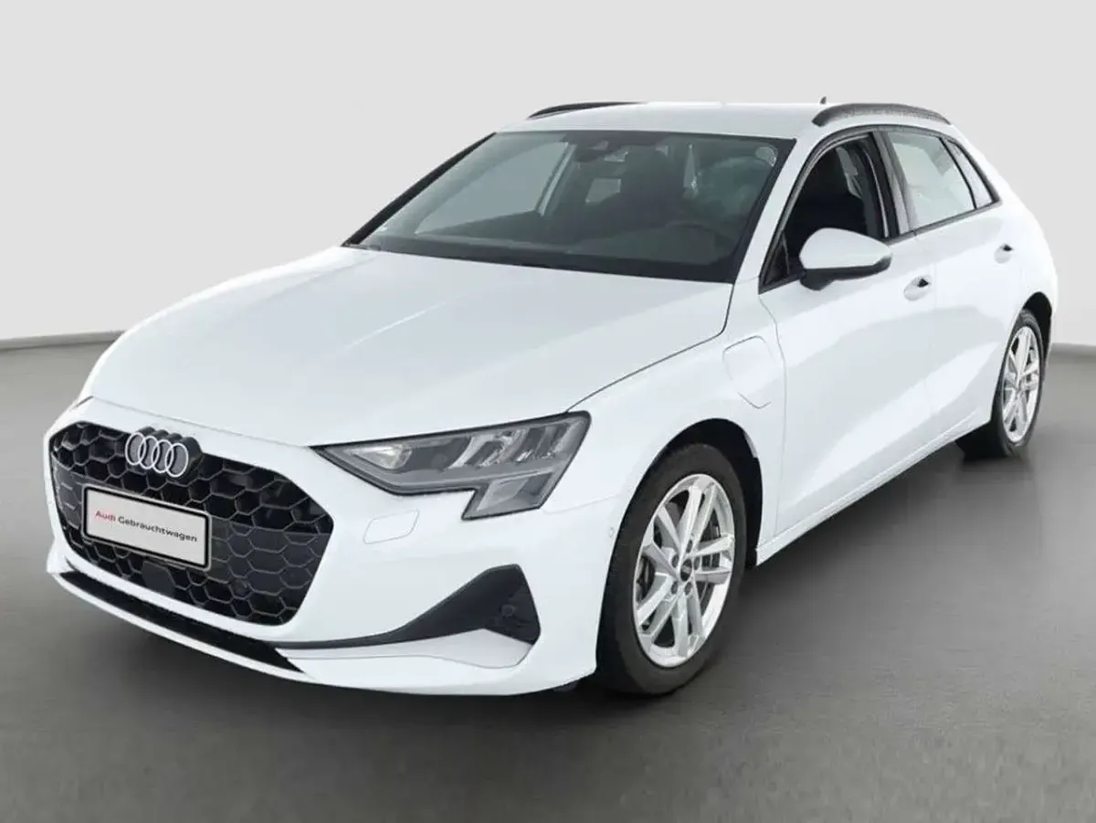 Gebraucht Audi A3 Advanced 204 PS (150 kW) 2025 Weiß Limousine