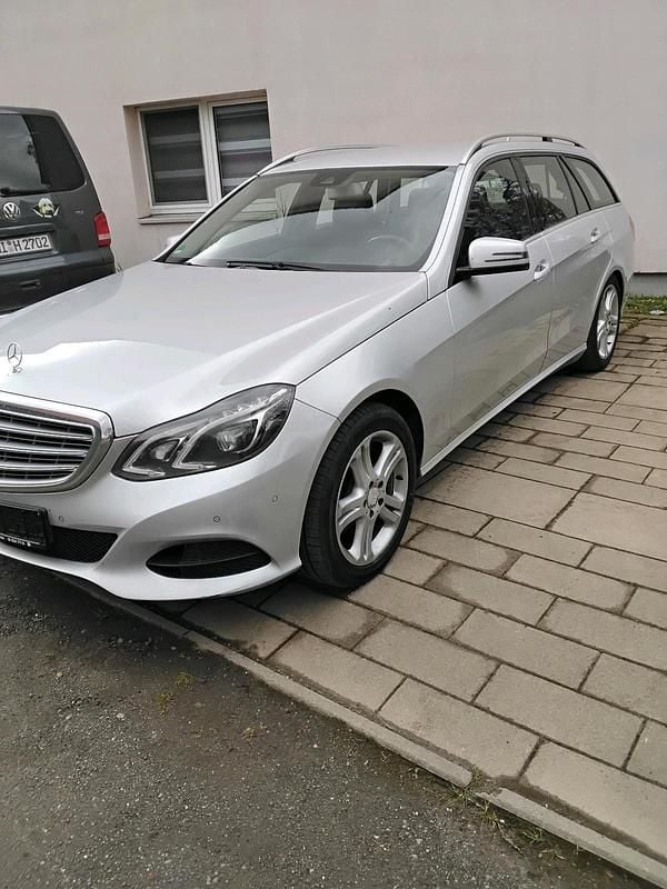 Gebraucht Mercedes E220 170 PS (125 kW) 2013 Silber Kombi