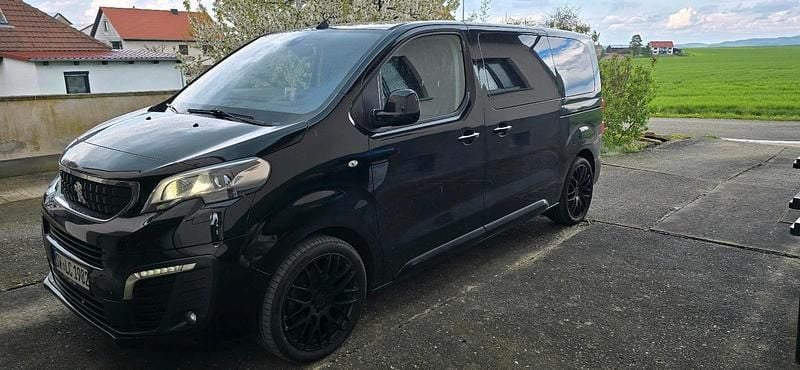 Gebraucht Peugeot Traveller Allure 177 PS (130 kW) 2020 Schwarz Van / Kleinbus