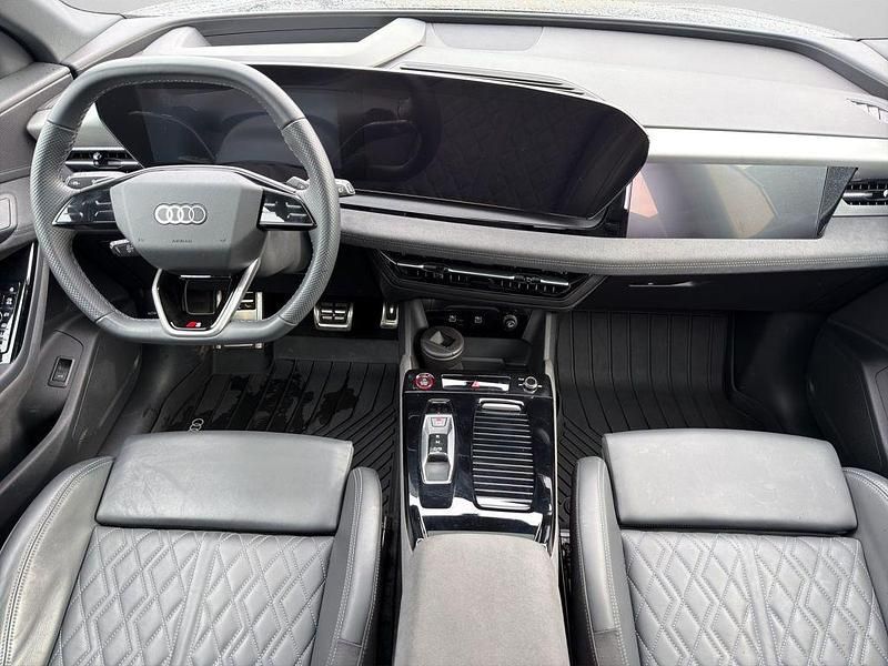 Gebraucht Audi SQ6 e-tron Premium 360 kW (490 PS) 2024 Mythosschwarz metallic (metallic) SUV