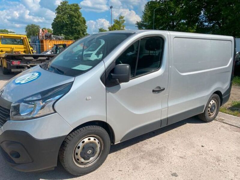 Platingrau Gebraucht 2018 Renault Trafic Van | 10.790 € (Superpreis) - Bild 1/4