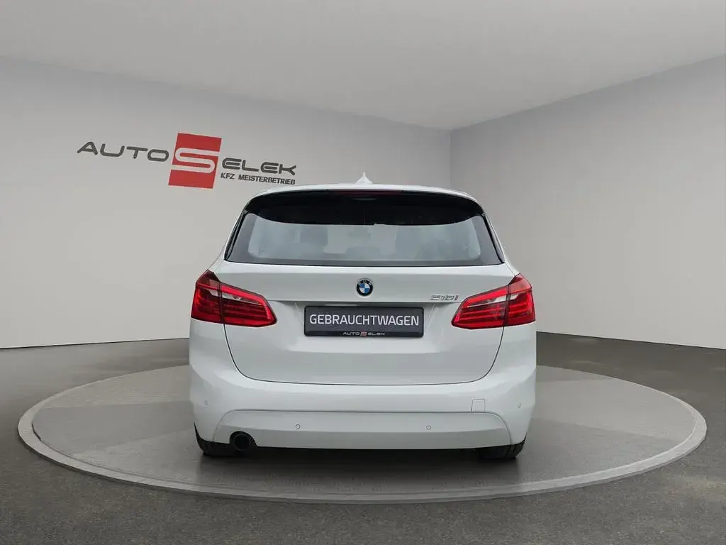 Gebraucht BMW 218 Active Tourer Basis 136 PS (100 kW) 2016 Weiß Van / Kleinbus