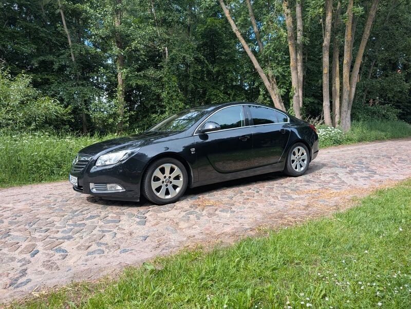 Schwarz Gebraucht 2012 Opel Insignia S Limousine | 6.998 € (Fairer Preis) - Bild 1/4