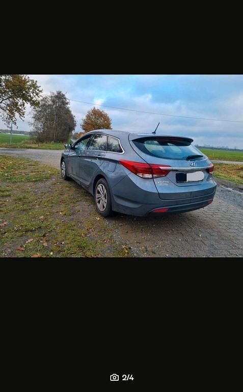 Grau Gebraucht 2018 Hyundai i40 Kombi | 8.333 € (Guter Preis) - Bild 1/4