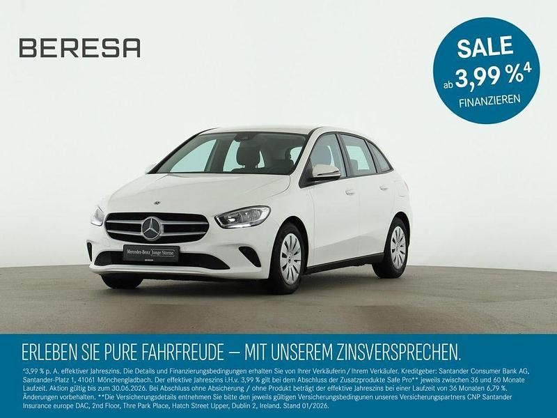 Weiß Gebraucht 2022 Mercedes B180 Van / Kleinbus | 23.485 € (Superpreis) - Bild 1/4