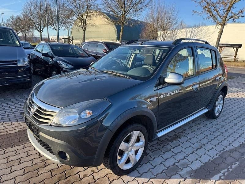Gebraucht Dacia Sandero Stepway 84 PS (61 kW) 2012 Grau Limousine