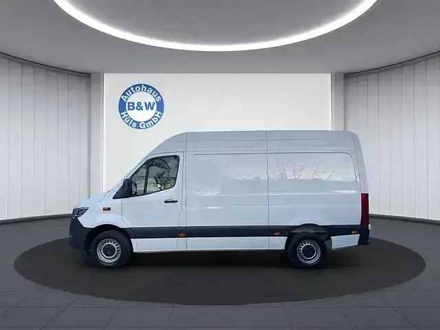 Używany Mercedes Sprinter 170 KM (125 kW) 2024 Biały Van