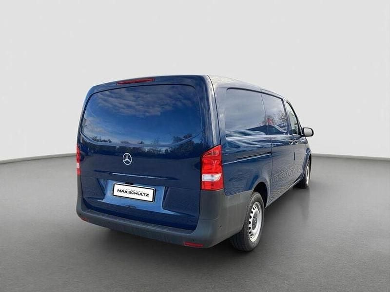 Gebraucht Mercedes Vito 163 PS (119 kW) 2022 Blau Van
