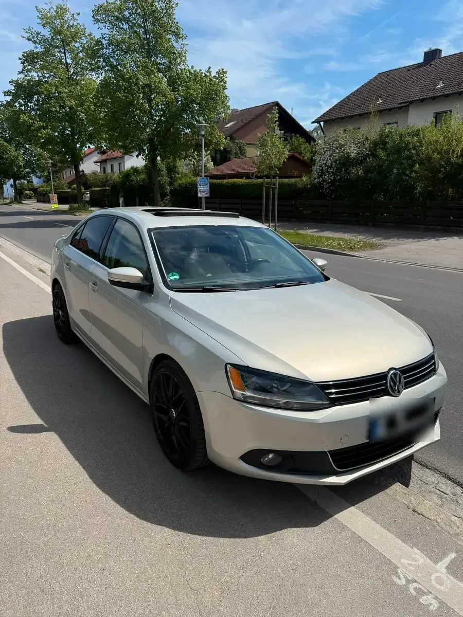 Gebraucht VW Jetta 140 PS (102 kW) 2011 Beige Limousine