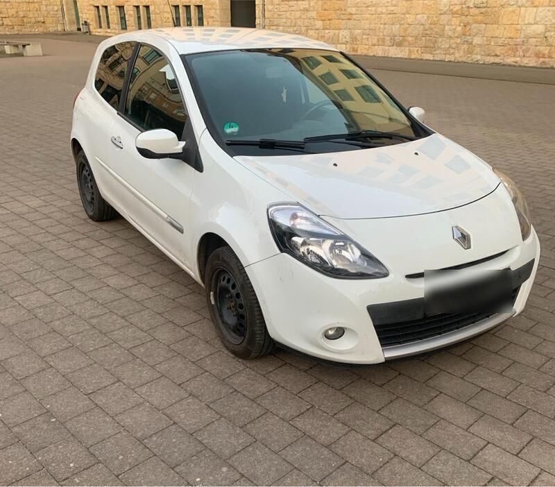 Weiß Gebraucht 2013 Renault Clio III Kleinwagen | 2.695 € - Bild 1/4