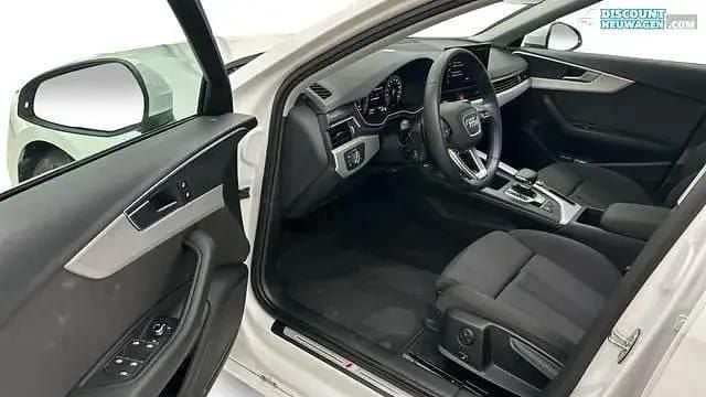 2y gletscher white met. Gebraucht 2024 Audi A4 S-line plus Kombi | 34.469 € (Guter Preis) - Bild 1/4