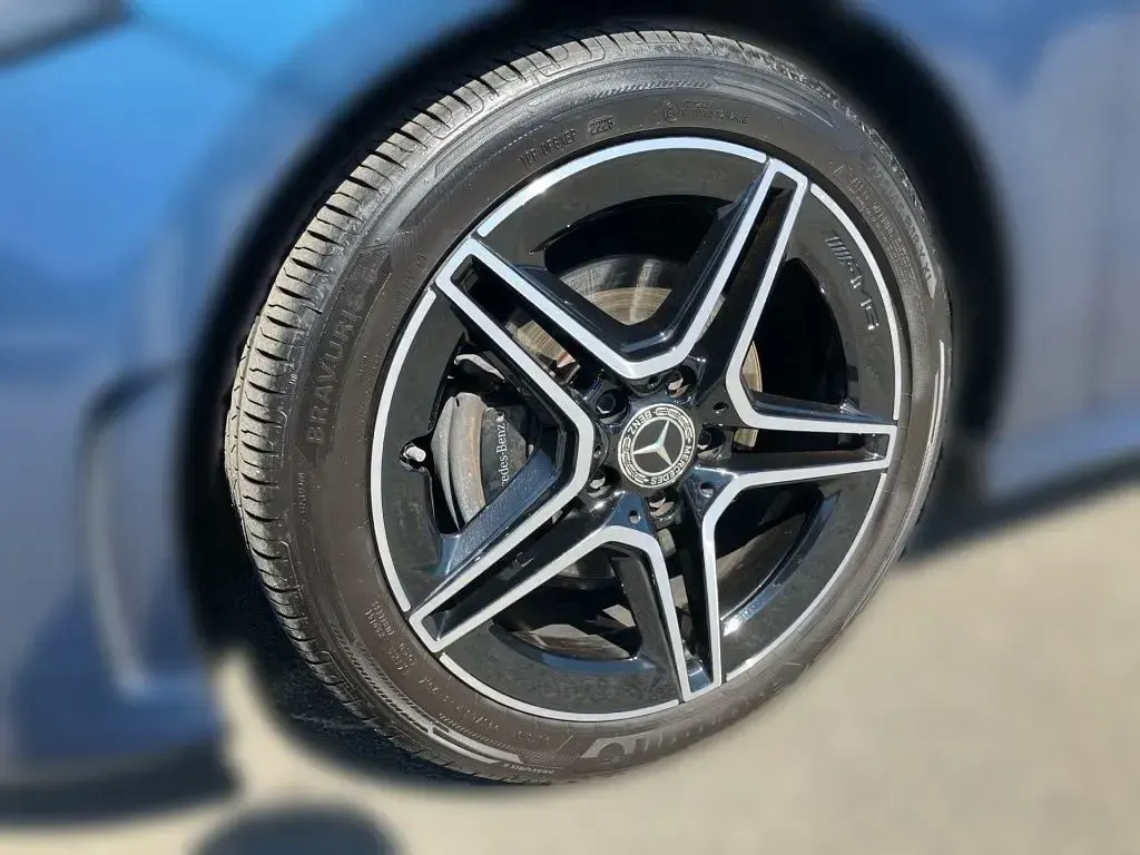 Gebraucht Mercedes A200 AMG 150 PS (110 kW) 2022 Blau Limousine
