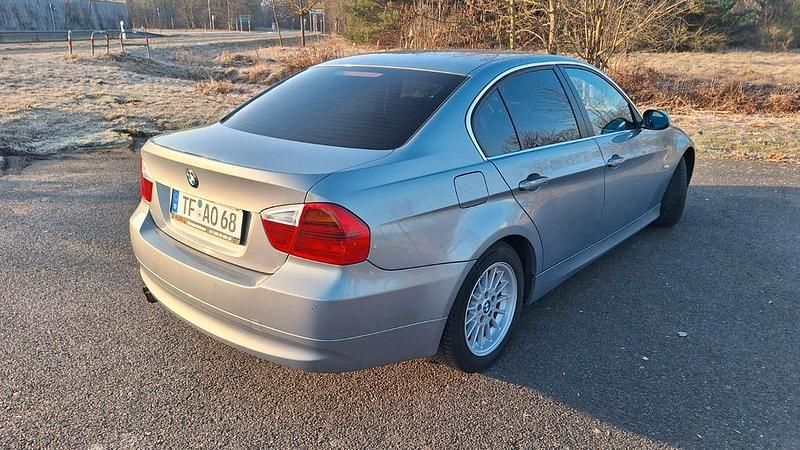 Gebraucht BMW 325 218 PS (160 kW) 2005 Silber Limousine