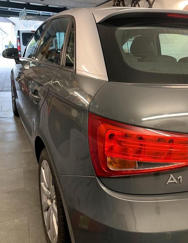Gebraucht Audi A1 95 PS (69 kW) 2017 Grau Kleinwagen