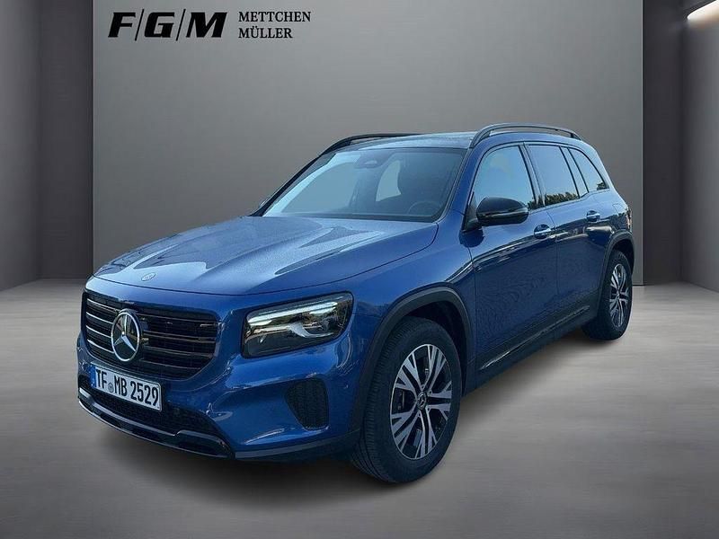 Metalliclack spektralblau Gebraucht 2025 Mercedes GLB200 Progressive SUV | 45.870 € (Fairer Preis) - Bild 1/4