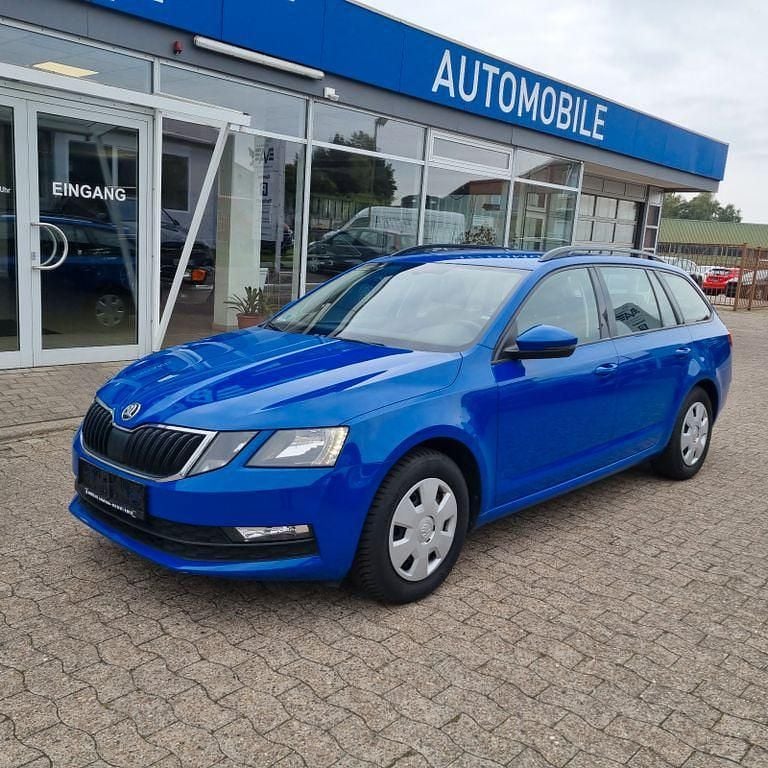 Blau Gebraucht 2018 Skoda Octavia Ambition Kombi | 8.200 € (Superpreis) - Bild 1/4