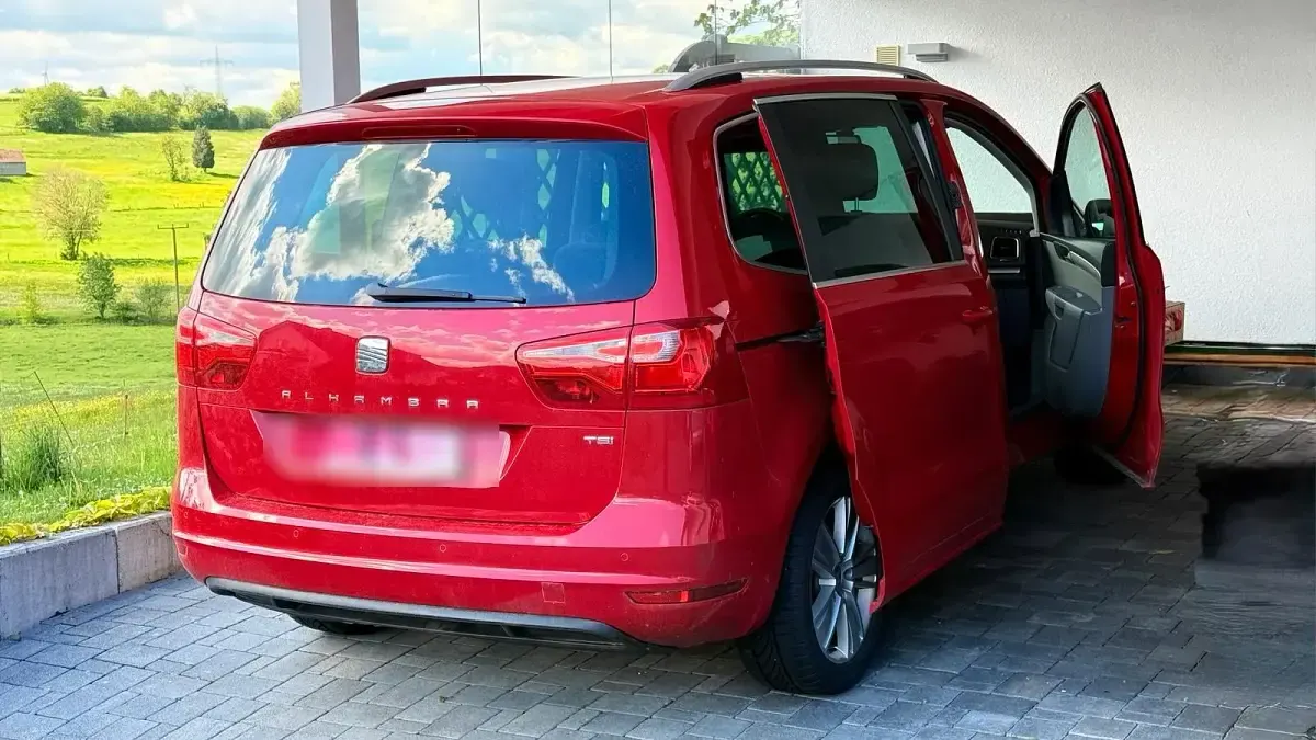 Używany Seat Alhambra 150 KM (110 kW) 2015 Czerwony Minivan