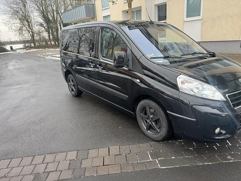 Gebraucht Peugeot TePee 163 PS (119 kW) 2012 Schwarz Van / Kleinbus