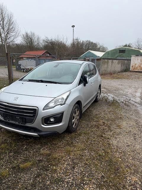 Grau Gebraucht 2015 Peugeot 3008 Style Limousine | 3.990 € (Fairer Preis) - Bild 1/4