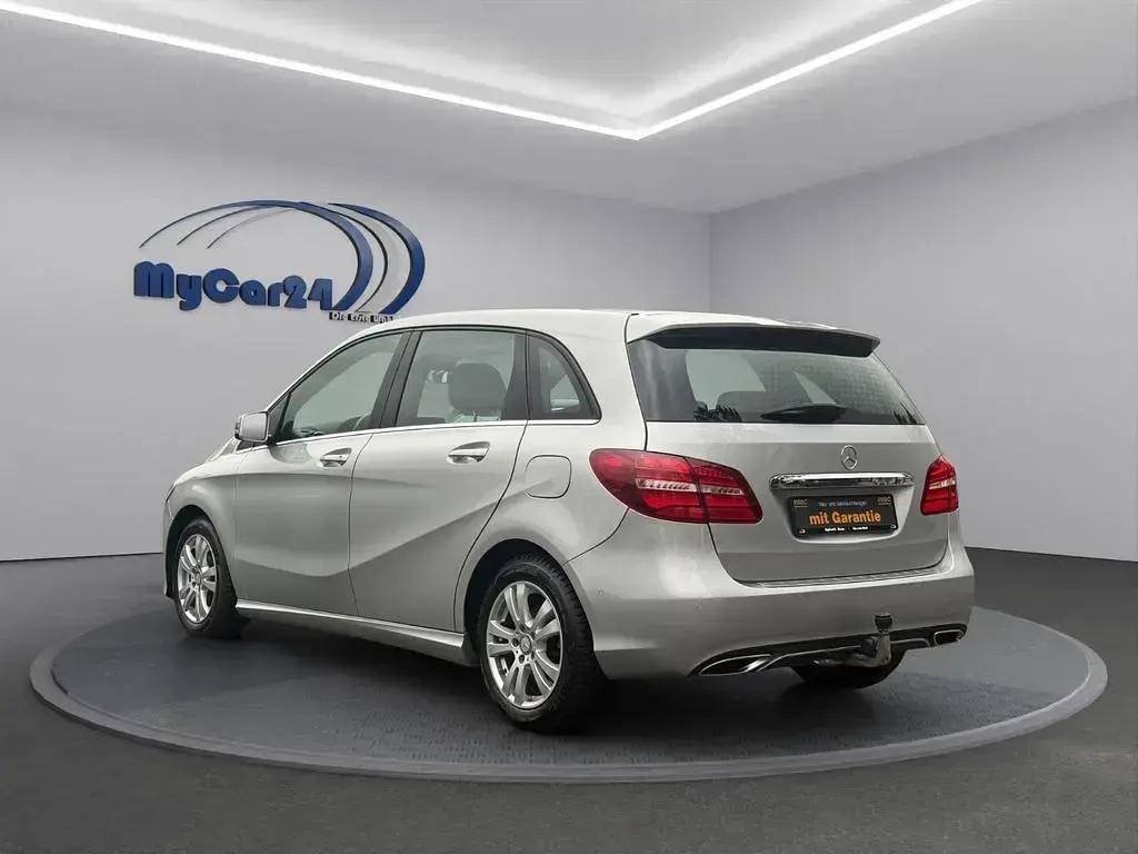 Gebraucht Mercedes B200 Urban 136 PS (100 kW) 2017 Silber Kleinwagen