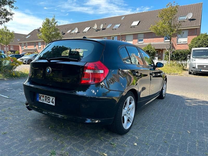Gebraucht BMW 123 204 PS (150 kW) 2008 Schwarz Kleinwagen