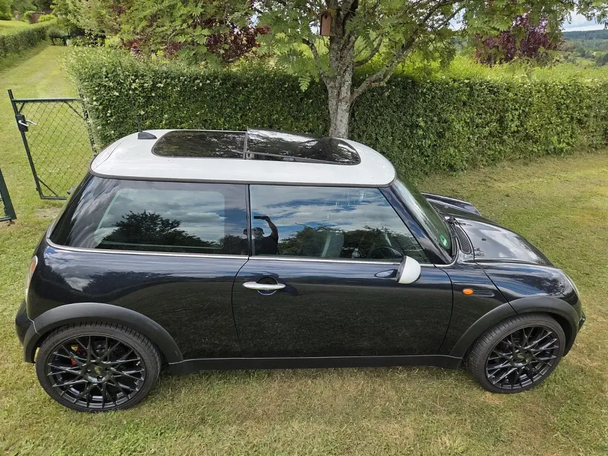Gebraucht Mini Cooper 115 PS (84 kW) 2004 Schwarz Kleinwagen
