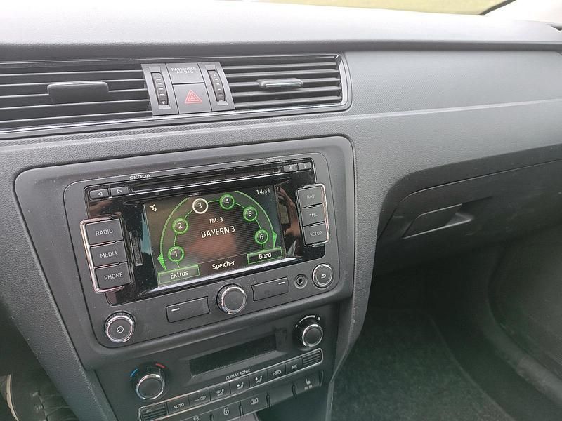 Gebraucht Skoda Rapid 105 PS (77 kW) 2013 Schwarz Kleinwagen