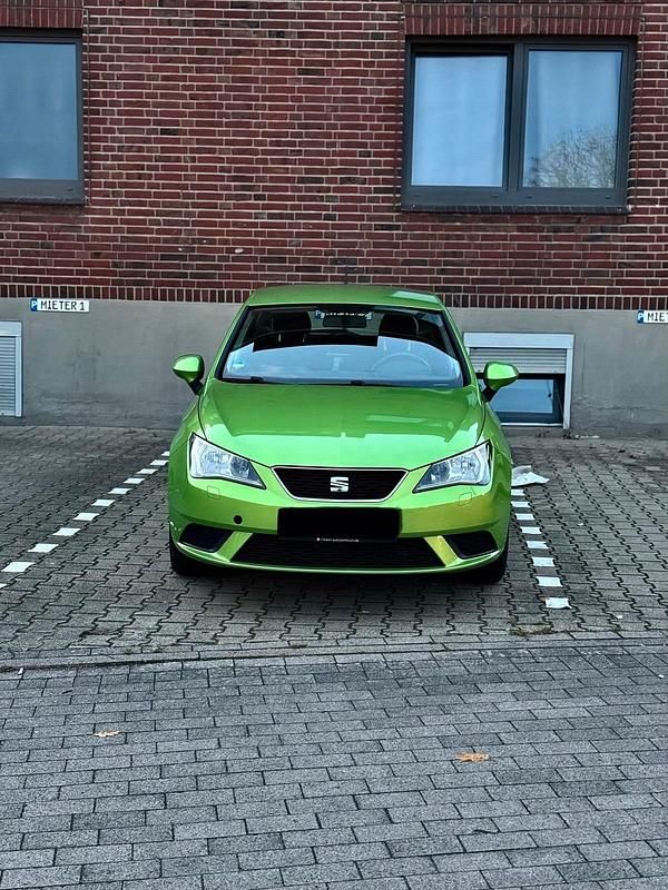 Grün Gebraucht 2015 Seat Ibiza Style Kleinwagen | 6.300 € (Fairer Preis) - Bild 1/4